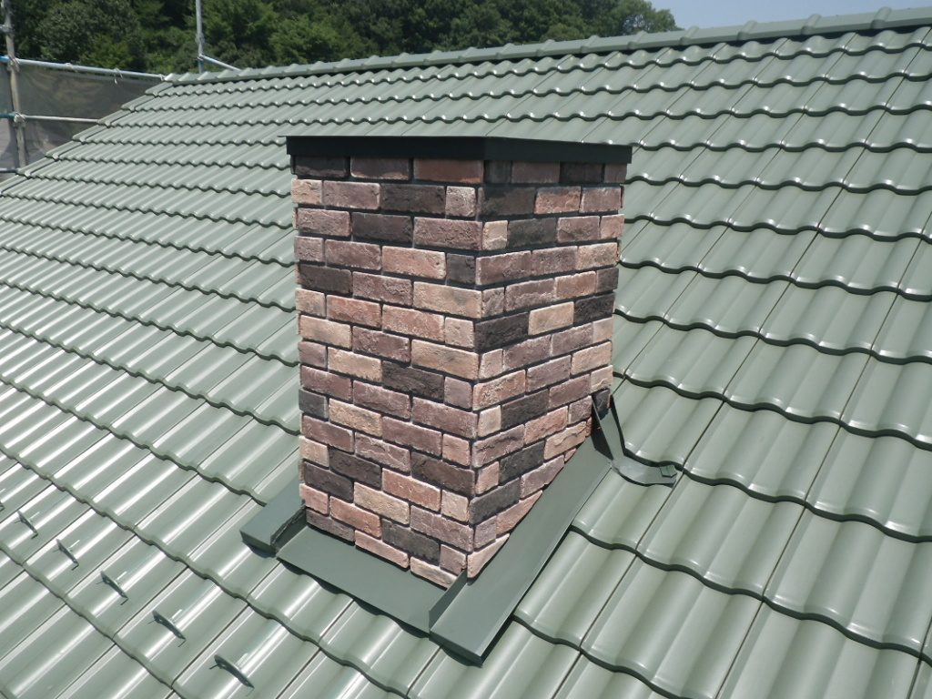 屋根には、耐久性が非常に高い三州瓦を使用