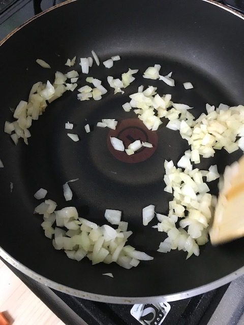 TOMO'sキッチン ☆エビピラフ 手順2