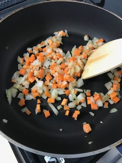 TOMO'sキッチン ☆エビピラフ 手順3