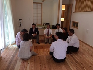 語り合う.jpg
