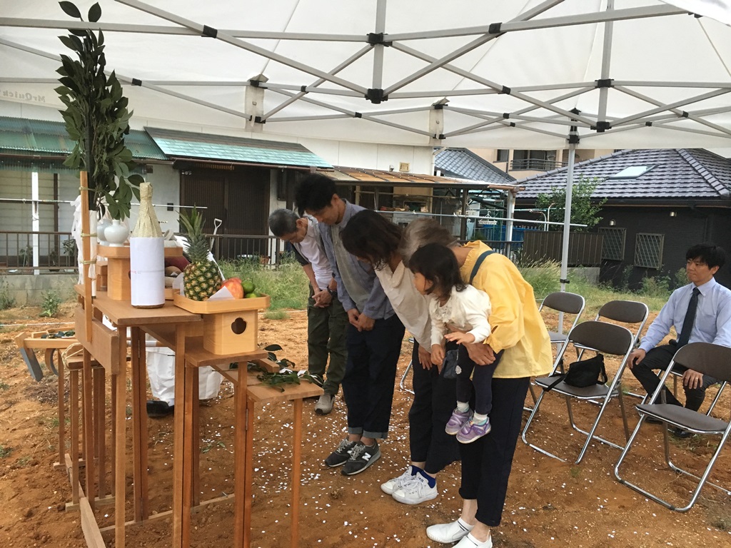 お引渡しに地鎮祭。