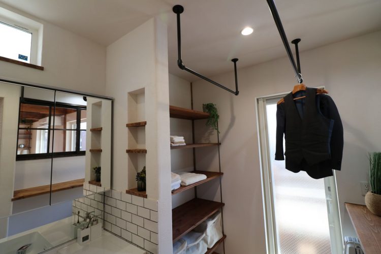 完成見学会;室内物干し出来る家事スペースをインダストリアルな仕上がり