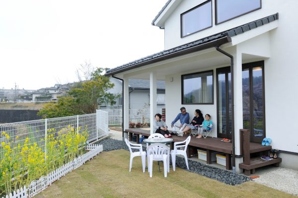 木の色合いや無垢フローリングも好評です
