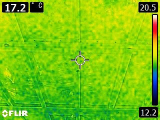 図２．サーモグラフィカメラによる温度分布の様子