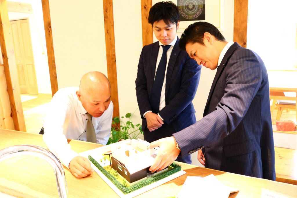 小林 念史