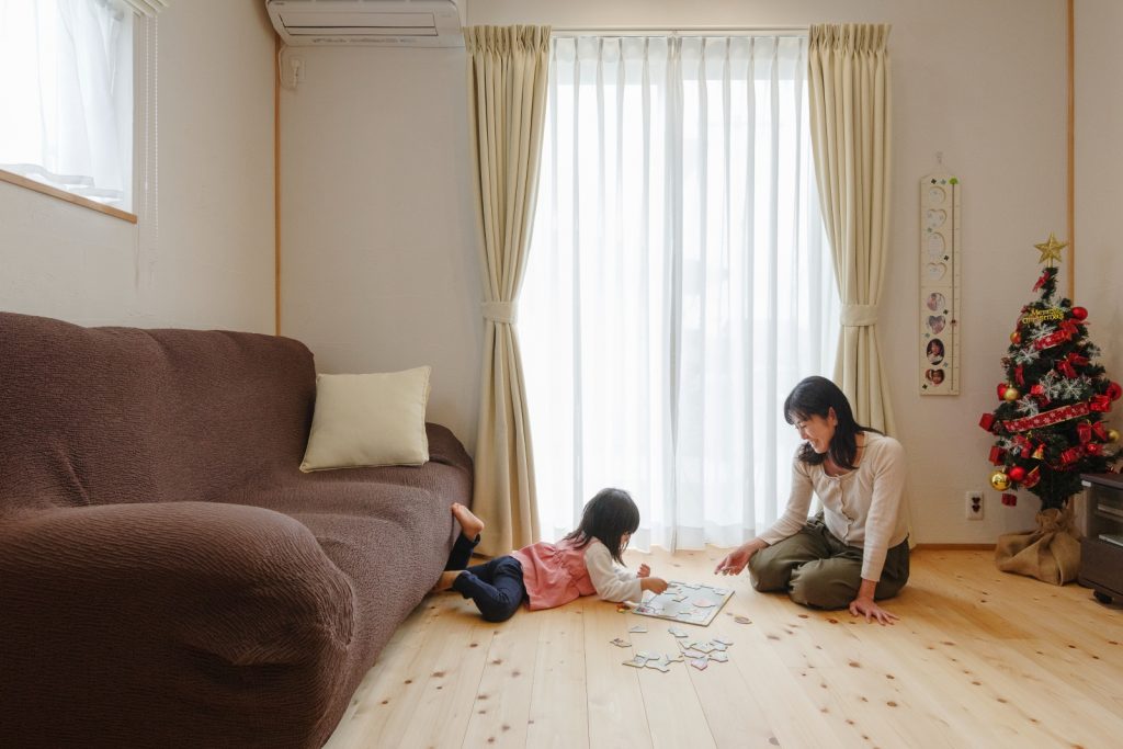 自然の光がやさしく包み込むリビング