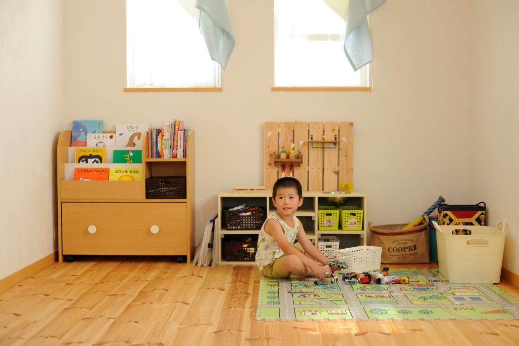 やさしい光の入る子ども部屋