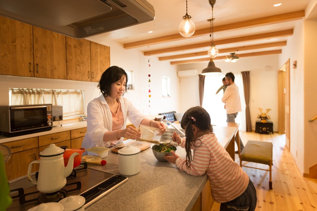 お料理を楽しみながら自然にお手伝いもできる環境