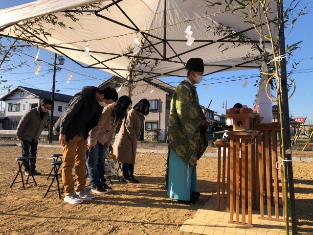 「晴天の」地鎮の儀