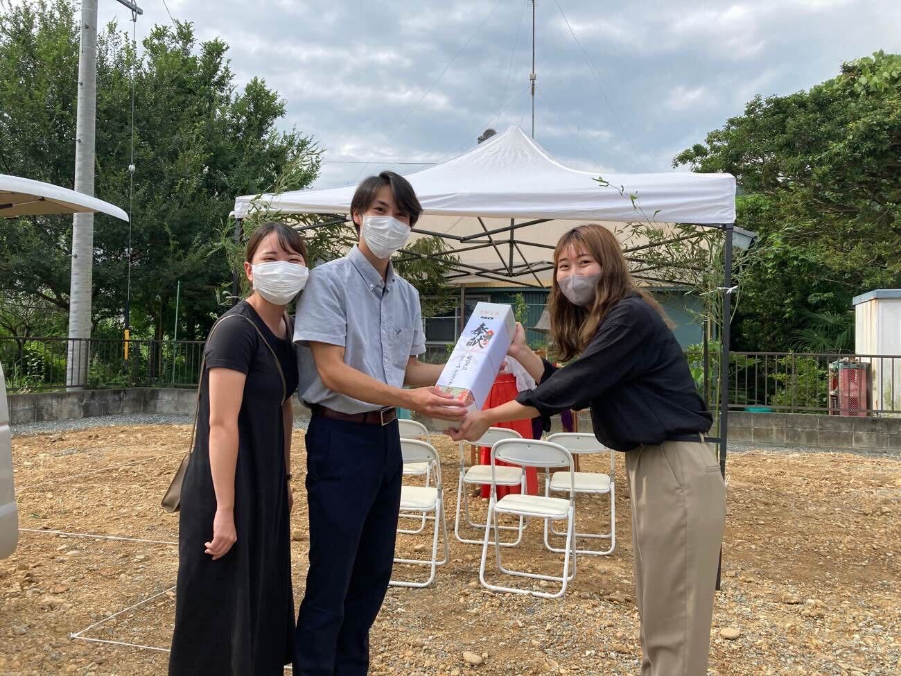 カンカン照りの真夏の地鎮祭