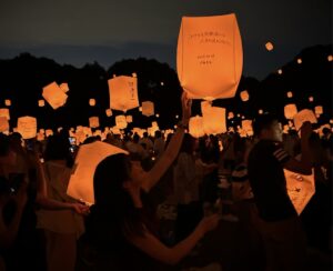 夜空に届ける願い　スカイランタン