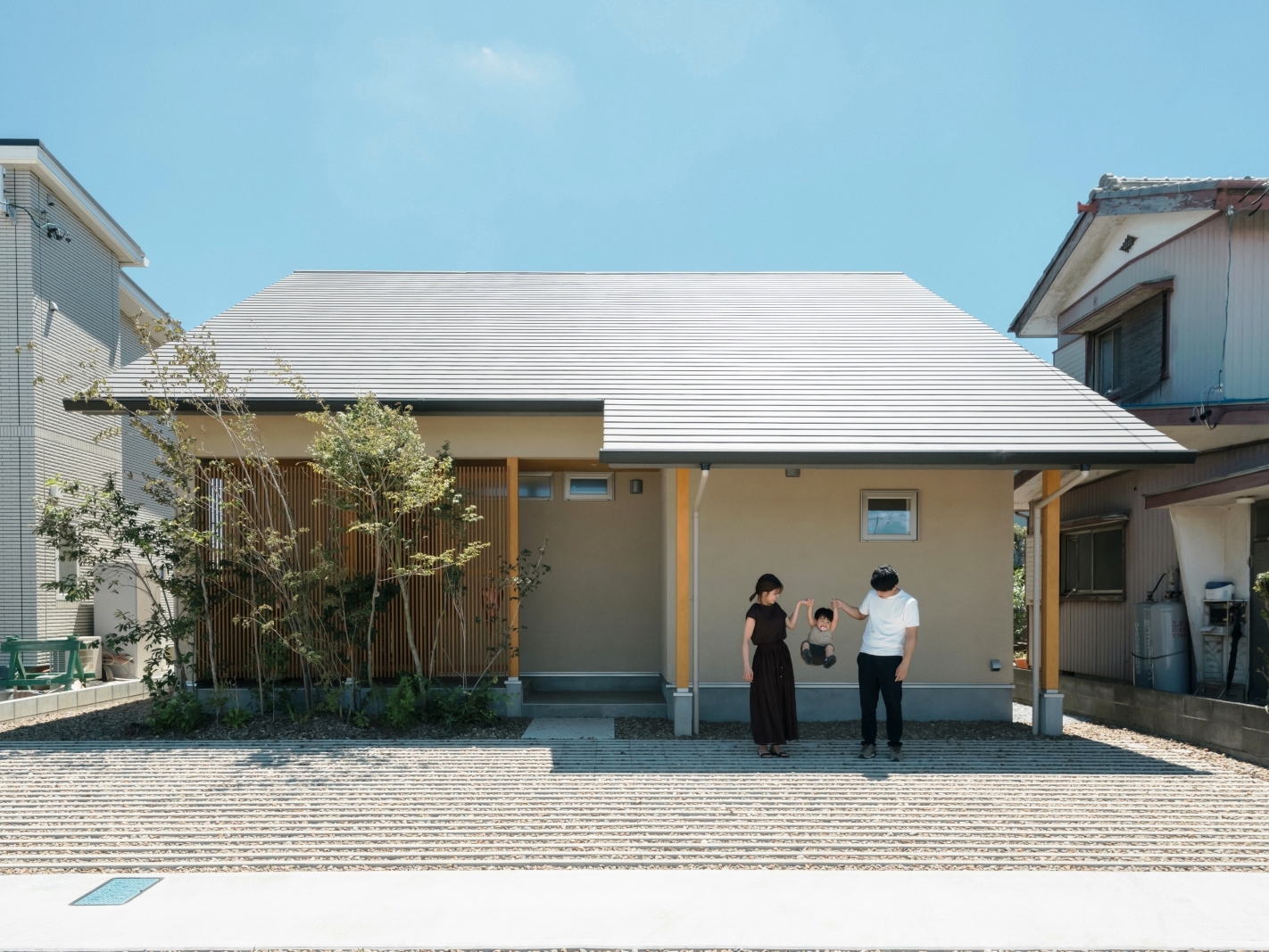 大屋根デザイン住宅の正面