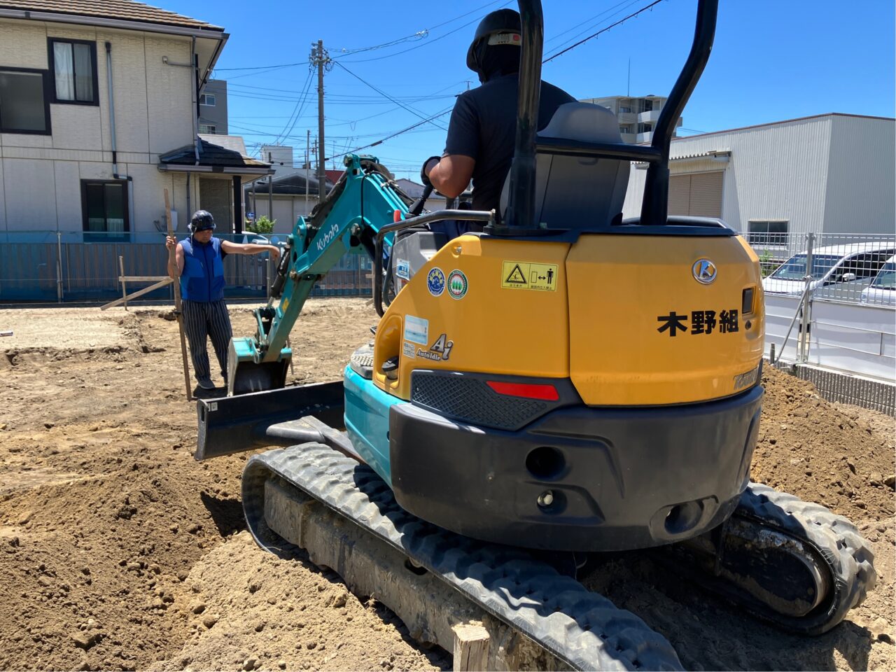 暑い中の住宅建築工事