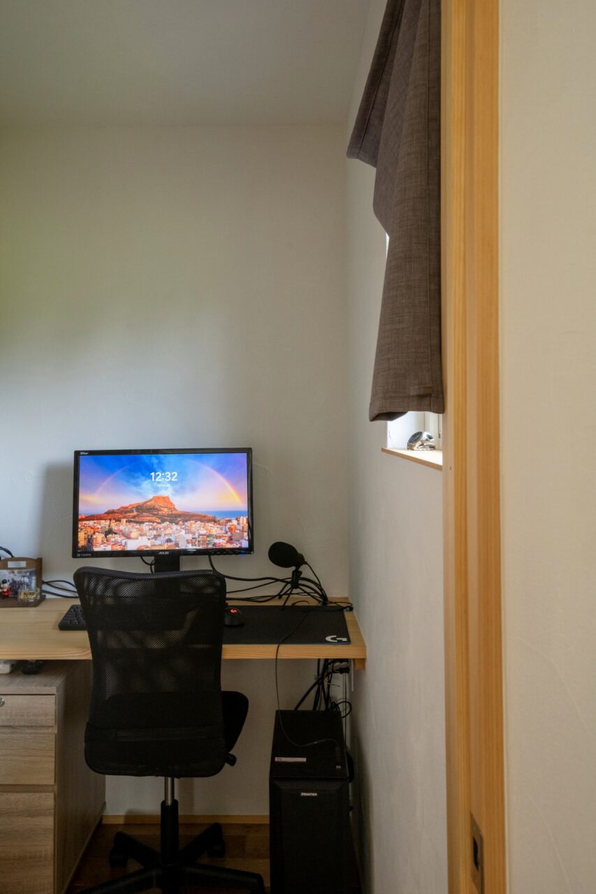 テレワークにも趣味スペースとしても使える書斎