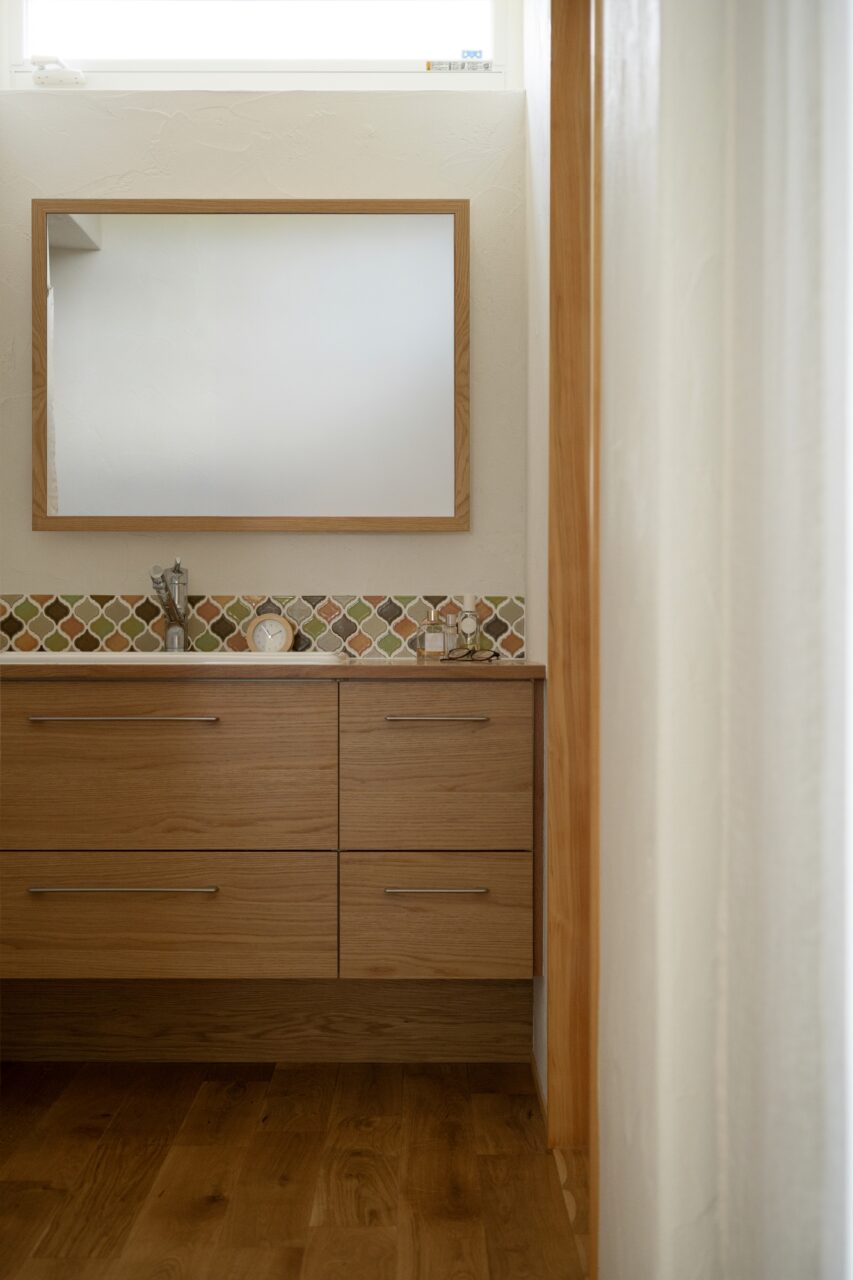 ナチュラルテイストの造作洗面