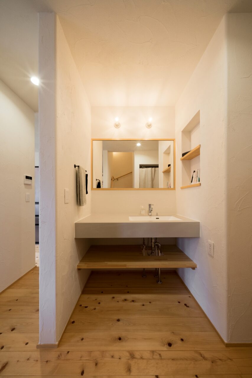 シンプルで飽きのこない造作洗面