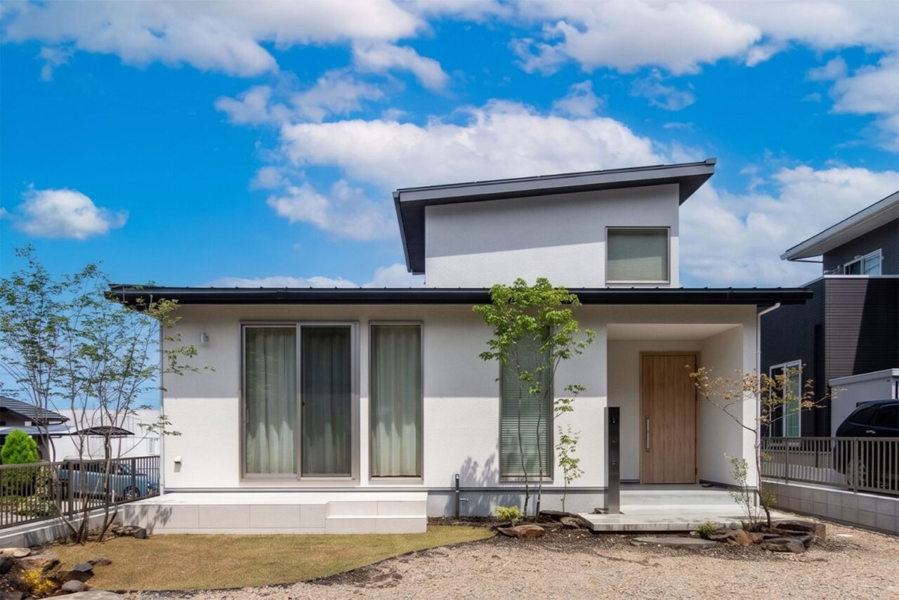 20代夫婦が建てる<br>森を眺める1階完結型の家